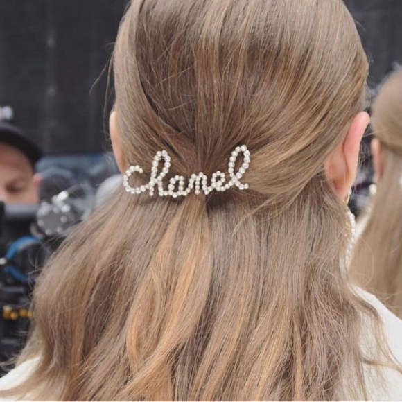 Chanel Pearl and Crystal Hair Clip - Picture 3 of 4